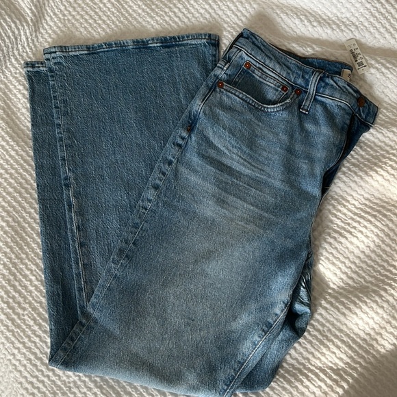 Madewell | The Perfect Vintage Flare Jean in Delavan Wash - Picture 6 of 6